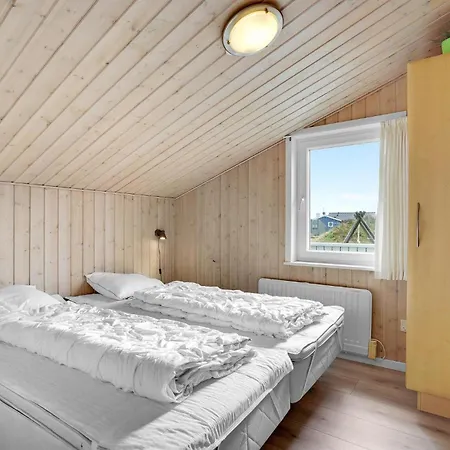 Gorgeous Home In Hvide Sande With Sauna * Bjerregård