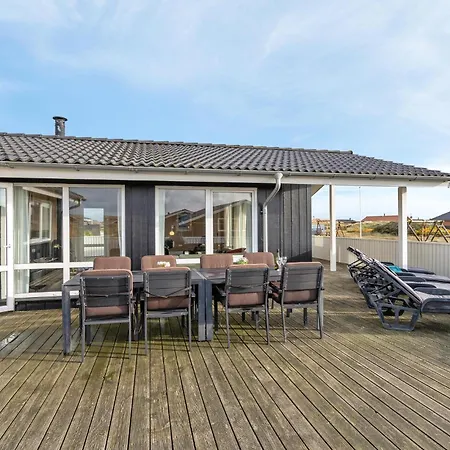 4 Bedroom Awesome In Hvide Sande Holiday home Bjerregard