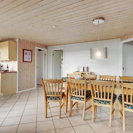 Holiday home 4 Bedroom Awesome In Hvide Sande Bjerregard