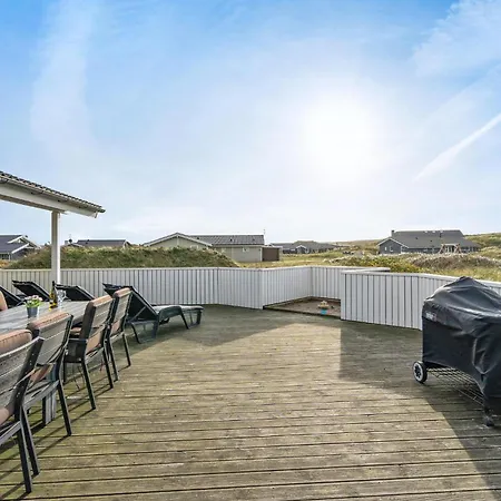 Gorgeous Home In Hvide Sande With Sauna * Bjerregård